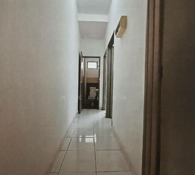 Rumah Teres 2 Tingkat untuk Disewa di Taman Lagenda Putra (Kulai) - Nick Low - Corridor - PropertyGuru.com.my