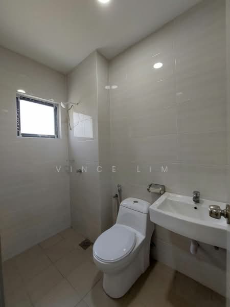 Rumah Teres 2 Tingkat untuk Dijual di Semenyih (Selangor) - Vince Lim - Bathroom - PropertyGuru.com.my
