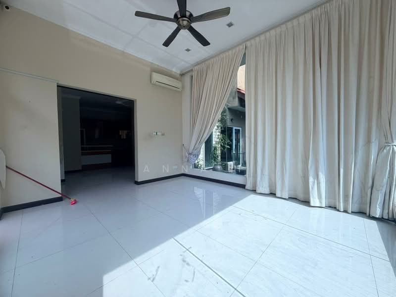 Semi-Detached House for Sale in Beverly Heights (Ampang) - Anna H - Living Room - PropertyGuru.com.my