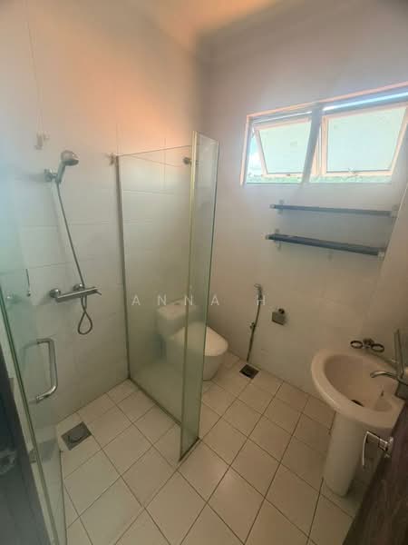 Semi-Detached House for Sale in Beverly Heights (Ampang) - Anna H - Bathroom - PropertyGuru.com.my
