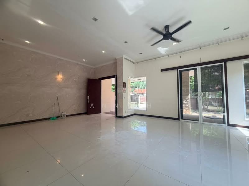 Semi-Detached House for Sale in Beverly Heights (Ampang) - Anna H - Living Room - PropertyGuru.com.my