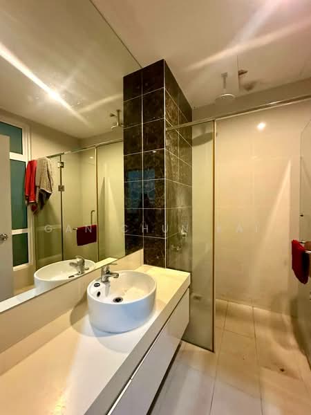 Kondominium untuk Disewa di Ferringhi Residence - Gan Chun Kai - Bathroom - PropertyGuru.com.my