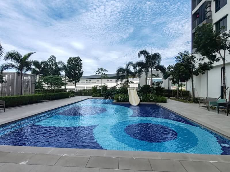 Servis Apartment untuk Disewa di M Luna - Vivian Ho - Pool - PropertyGuru.com.my