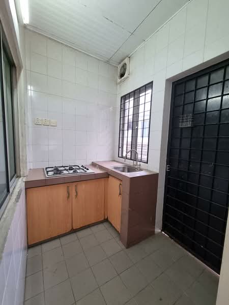 Terraced House for Rent in Taman Mayang (Petaling Jaya) - Ethan Swe - Kitchen - PropertyGuru.com.my