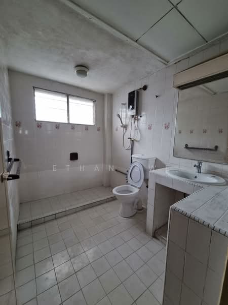 Terraced House for Rent in Taman Mayang (Petaling Jaya) - Ethan Swe - Bathroom - PropertyGuru.com.my