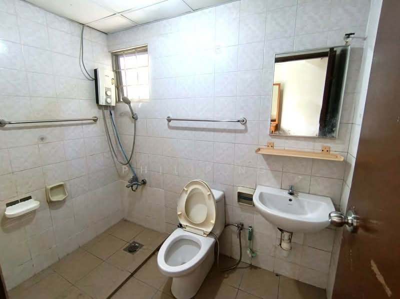 Kondominium untuk Dijual di The Pearl (Pearl Point) - Philip Ng - Bathroom - PropertyGuru.com.my