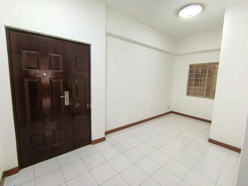 Kondominium untuk Dijual di The Pearl (Pearl Point) - Philip Ng - Entrance - PropertyGuru.com.my