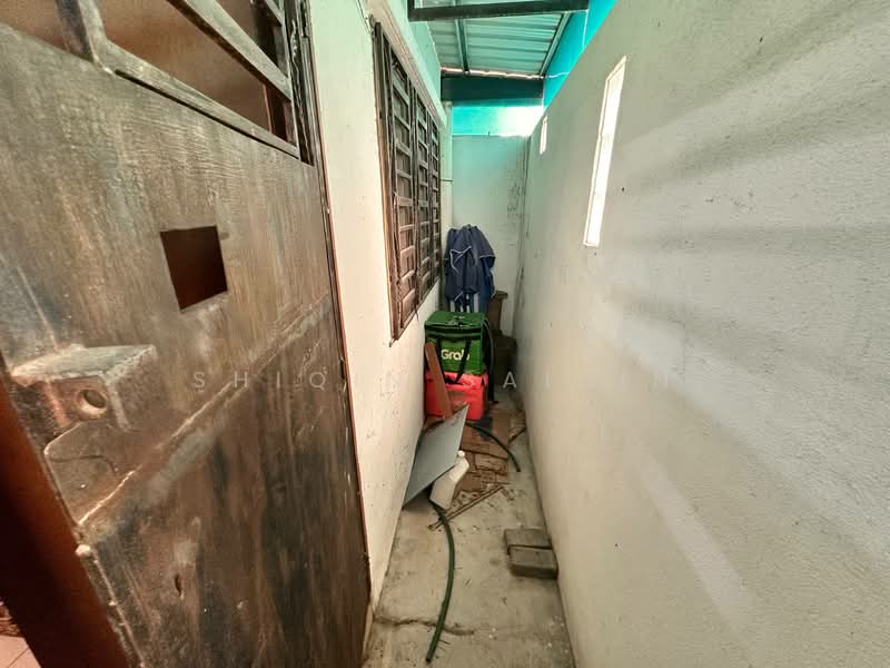 Rumah Teres 1 Tingkat untuk Dijual di Seksyen 30 (Shah Alam) - Shiqin Saidin - Corridor - PropertyGuru.com.my