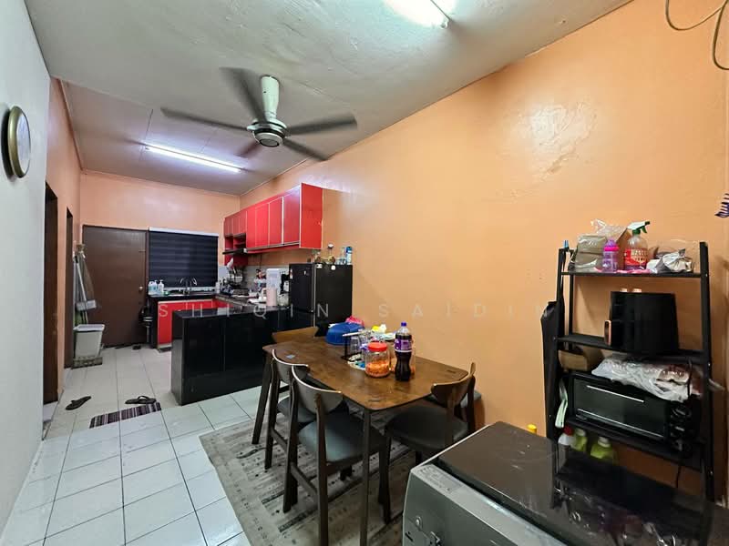 Rumah Teres 1 Tingkat untuk Dijual di Seksyen 30 (Shah Alam) - Shiqin Saidin - Kitchen - PropertyGuru.com.my