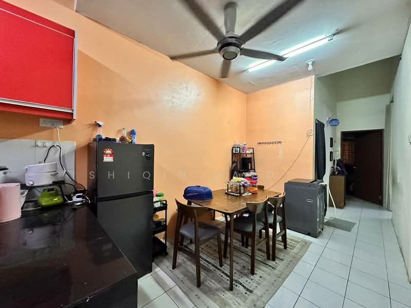 Rumah Teres 1 Tingkat untuk Dijual di Seksyen 30 (Shah Alam) - Shiqin Saidin - Kitchen - PropertyGuru.com.my