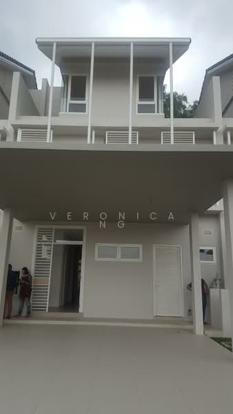 Rumah Teres 3 Tingkat untuk Disewa di Seri Kembangan (Selangor) - Veronica Ng - Exterior - PropertyGuru.com.my