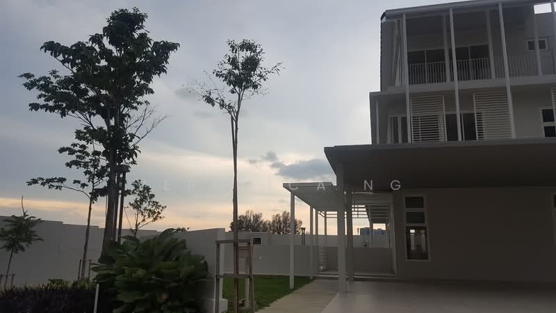 Rumah Teres 3 Tingkat untuk Disewa di Seri Kembangan (Selangor) - Veronica Ng - Exterior - PropertyGuru.com.my