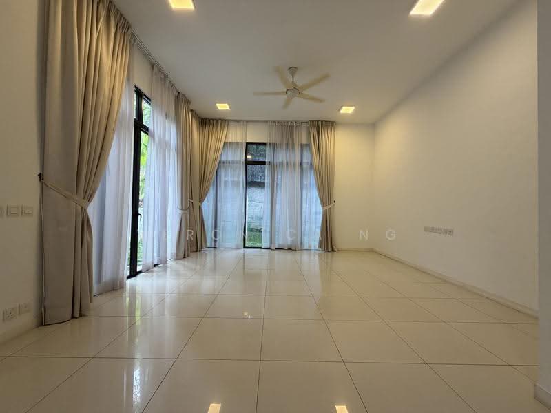 3-storey Terraced House for Rent in Seri Kembangan (Selangor) - Veronica Ng - Living Room - PropertyGuru.com.my
