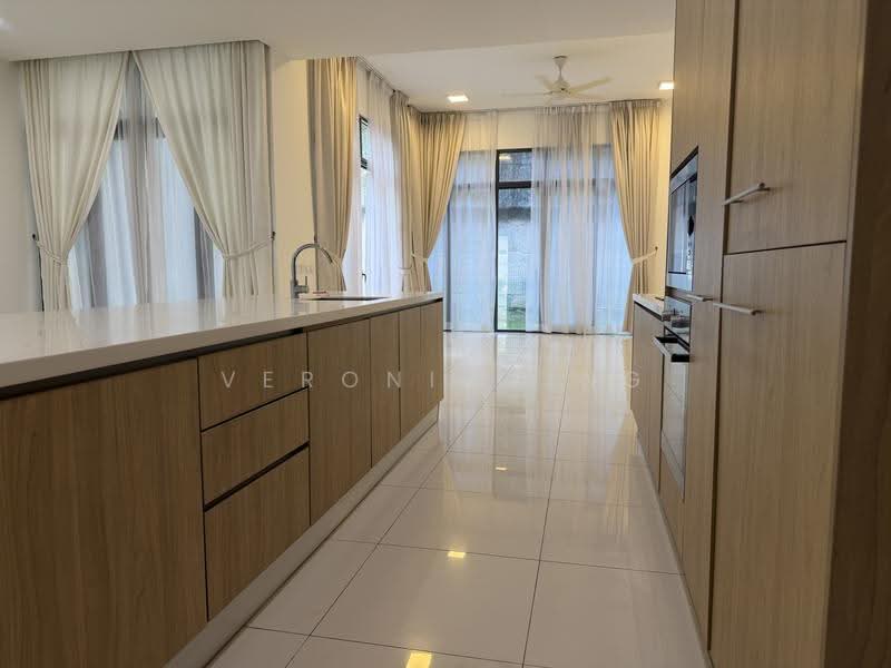 3-storey Terraced House for Rent in Seri Kembangan (Selangor) - Veronica Ng - Kitchen - PropertyGuru.com.my