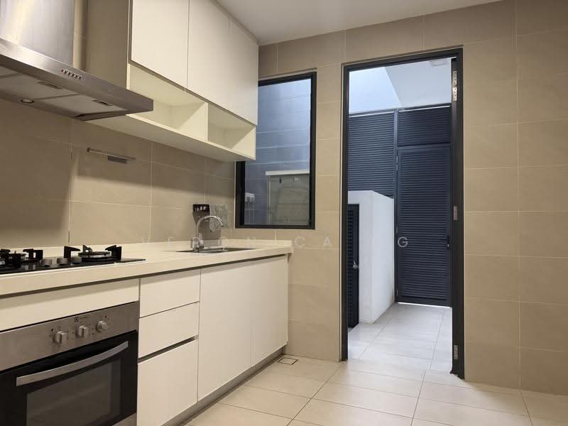 3-storey Terraced House for Rent in Seri Kembangan (Selangor) - Veronica Ng - Kitchen - PropertyGuru.com.my