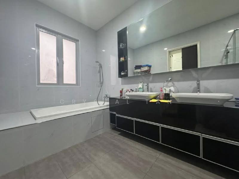 Semi-Detached House for Sale in Eco Spring (Johor Bahru) - Crystal Tan - Bathroom - PropertyGuru.com.my
