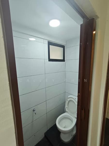 Rumah Flat untuk Dijual di Taman Pulai Utama - Calley Chin - Bathroom - PropertyGuru.com.my