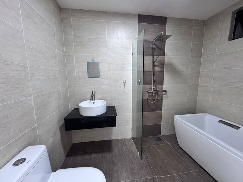 Servis Apartment untuk Dijual di Molek Regency - Hong . - Bathroom - PropertyGuru.com.my