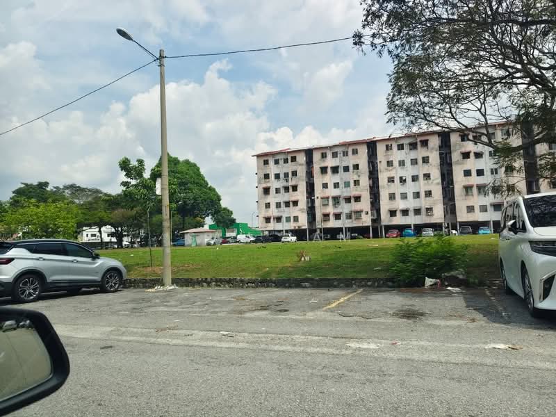 Kilang untuk Dijual di Taman Perindustrian Bukit Serdang (Seri Kembangan) - Sam Lam - Exterior - PropertyGuru.com.my