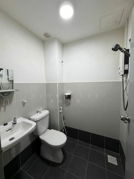 Rumah Bandar untuk Disewa di Bandar Indahpura (Kulai) - Fiona Yee Rong - Bathroom - PropertyGuru.com.my