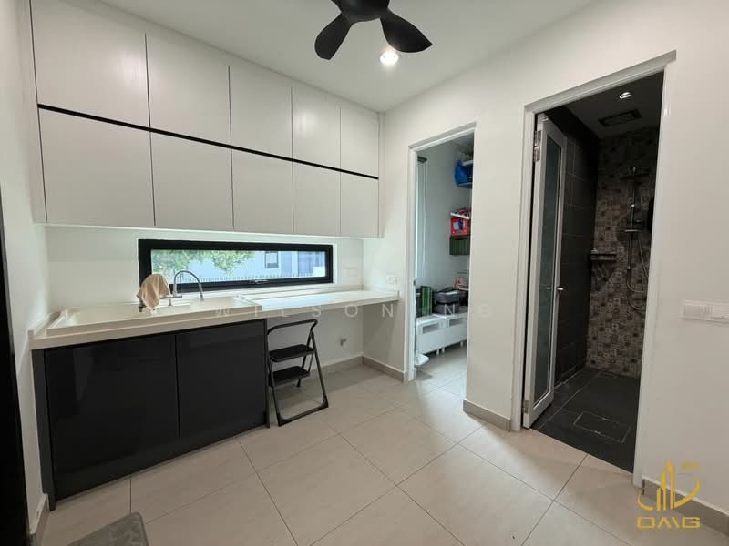 Semi-Detached House for Sale in Telok Panglima Garang (Selangor) - Wilson Ng - Kitchen - PropertyGuru.com.my