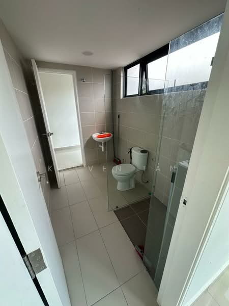 Service Residence for Sale at Suria Putra - Kelven Tan - Bathroom - PropertyGuru.com.my
