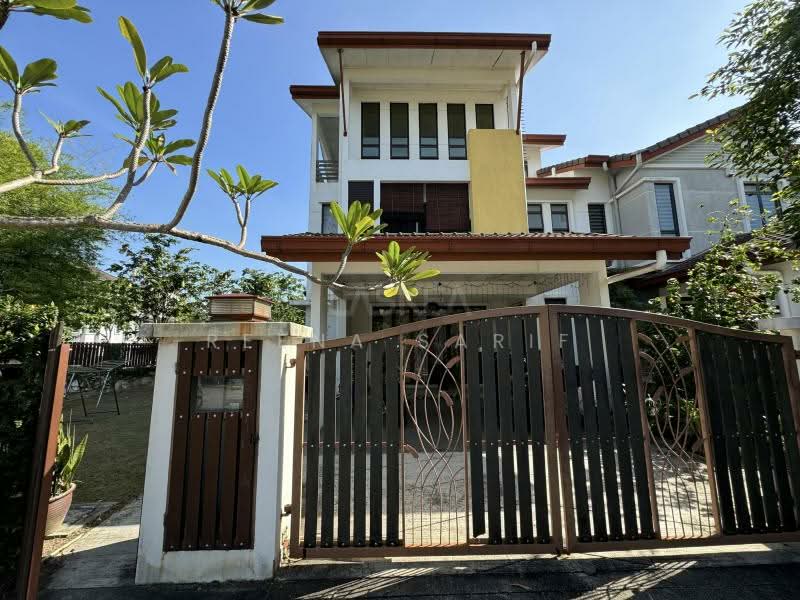 3-storey Terraced House for Sale in Denai Alam (Shah Alam) - Reena Sarif - Exterior - PropertyGuru.com.my