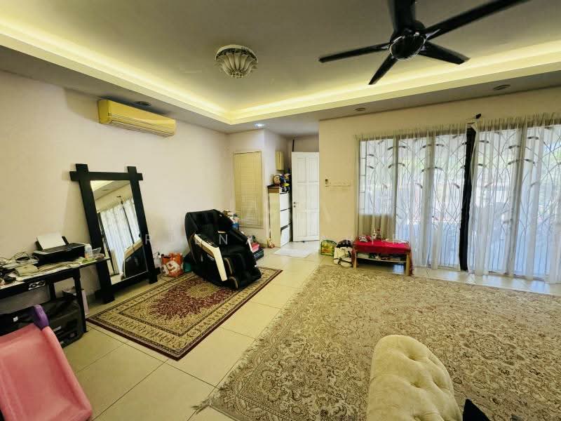 3-storey Terraced House for Sale in Denai Alam (Shah Alam) - Reena Sarif - Living Room - PropertyGuru.com.my