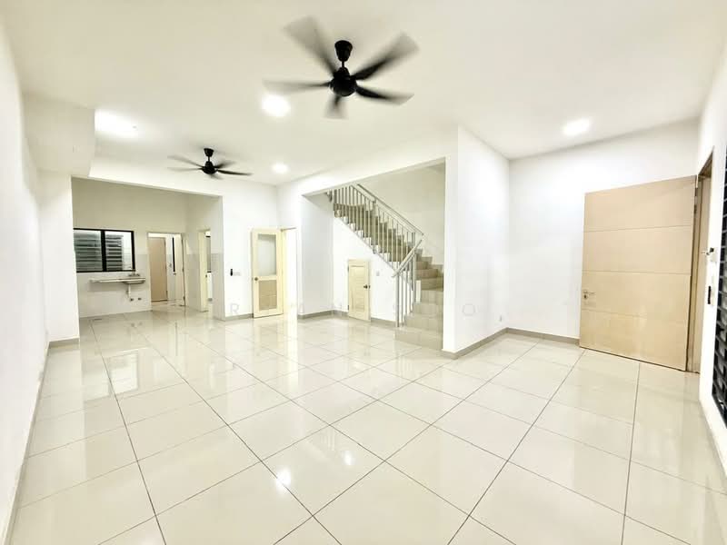 2.5-storey Terraced House for Sale in Setia Utama (Setia Alam) - Ryan Soo - Living Room - PropertyGuru.com.my