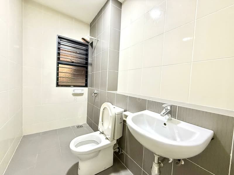 2.5-storey Terraced House for Sale in Setia Utama (Setia Alam) - Ryan Soo - Bathroom - PropertyGuru.com.my