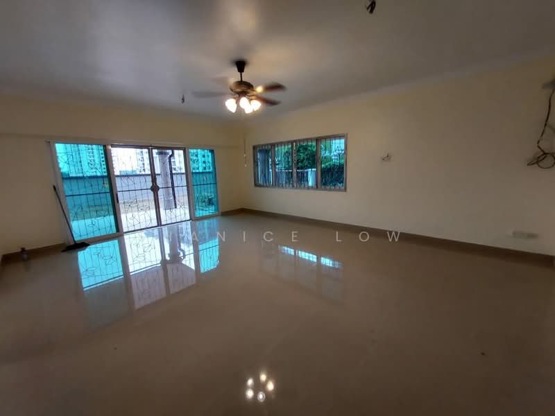 Rumah Berkembar untuk Dijual di Bandar Puteri Puchong (Puchong) - Shanice Low - Living Room - PropertyGuru.com.my