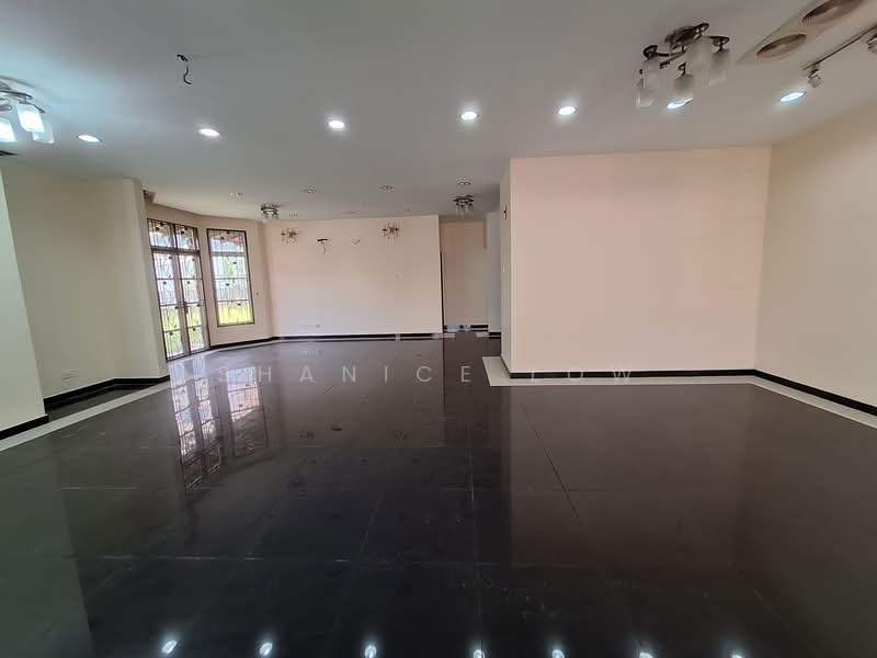 Rumah Berkembar untuk Dijual di Bandar Puteri Puchong (Puchong) - Shanice Low - Living Room - PropertyGuru.com.my