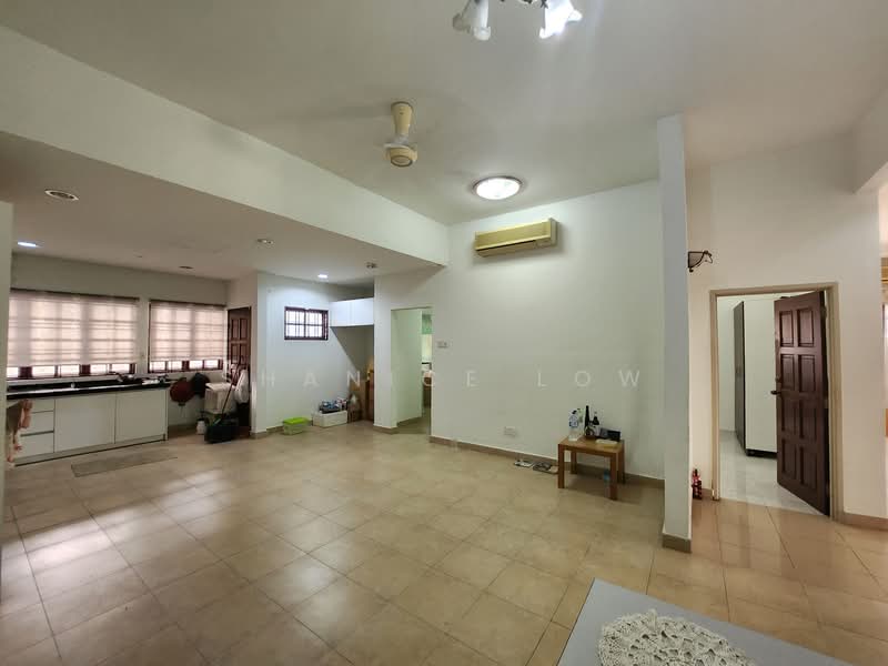 Rumah Berkembar untuk Dijual di Bandar Puteri Puchong (Puchong) - Shanice Low - Living Room - PropertyGuru.com.my