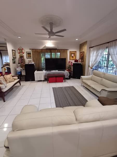 Rumah Berkembar untuk Dijual di Bandar Puteri Puchong (Puchong) - Shanice Low - Living Room - PropertyGuru.com.my