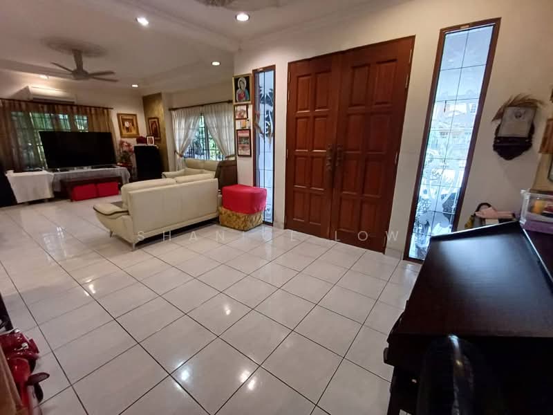 Rumah Berkembar untuk Dijual di Bandar Puteri Puchong (Puchong) - Shanice Low - Living Room - PropertyGuru.com.my