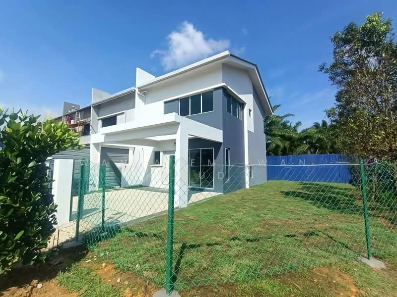 2-storey Terraced House for Sale in Port Klang (Pelabuhan Klang) (Selangor) - Wan Azemi Wan Daud - Exterior - PropertyGuru.com.my
