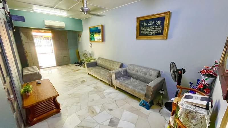1-storey Terraced House for Sale in Seksyen 24 (Shah Alam) - Norazrein Abdul Raman - Living Room - PropertyGuru.com.my