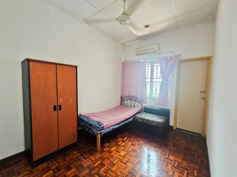 Rumah Teres 2 Tingkat untuk Disewa di Shah Alam (Selangor) - Richard Ooi - Bedroom - PropertyGuru.com.my