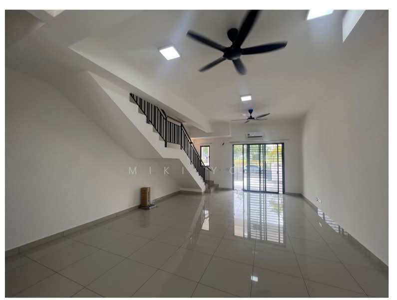 2-storey Terraced House for Rent in Telok Panglima Garang (Selangor) - Miki You - Living Room - PropertyGuru.com.my
