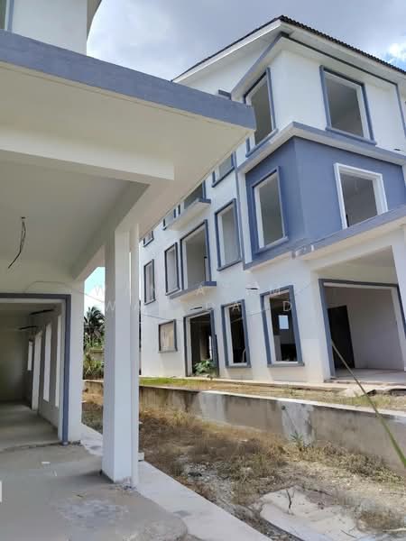 Rumah Berkembar untuk Dijual di Kajang (Selangor) - Wan Azemi Wan Daud - Exterior - PropertyGuru.com.my
