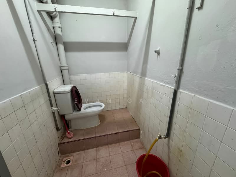 Apartment for Sale at Rumah Pangsa Batu Berendam - Evan Gan - Bathroom - PropertyGuru.com.my