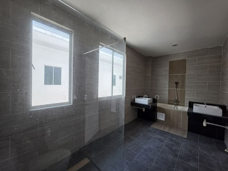 Rumah Berkembar untuk Dijual di Taman Tasek (Ipoh) - Qazin Khoo - Bathroom - PropertyGuru.com.my