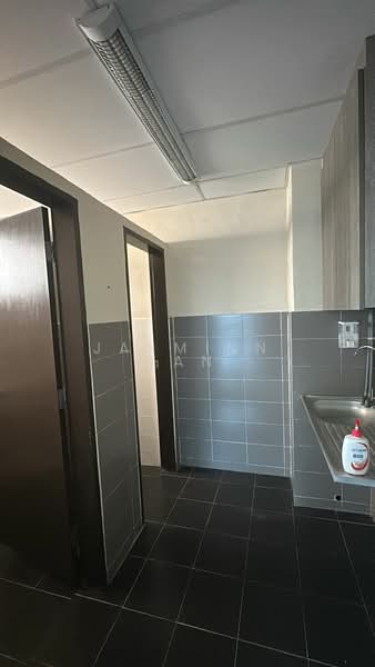 Shop / Office for Sale in Taman Overseas Union (Taman Oug) (Jalan Klang Lama (Old Klang Road)) - Jasminn Tan - Bathroom - PropertyGuru.com.my