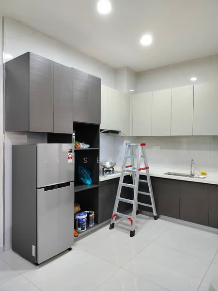Condominium for Rent at Bay Point @ Country Garden Danga Bay - Jensen Goh - Kitchen - PropertyGuru.com.my