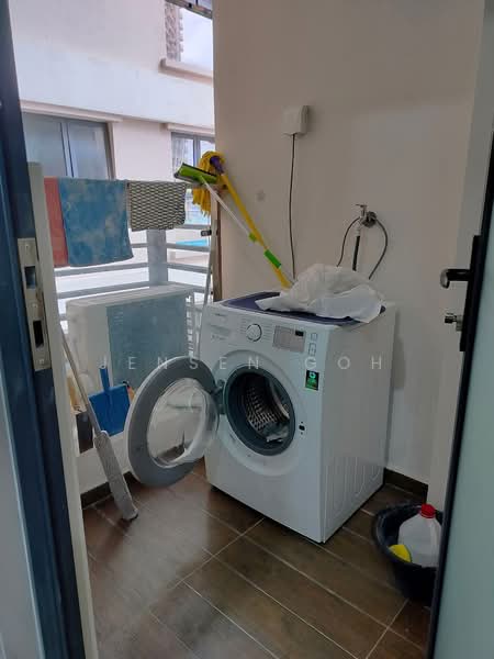 Condominium for Rent at Bay Point @ Country Garden Danga Bay - Jensen Goh - Balcony - PropertyGuru.com.my