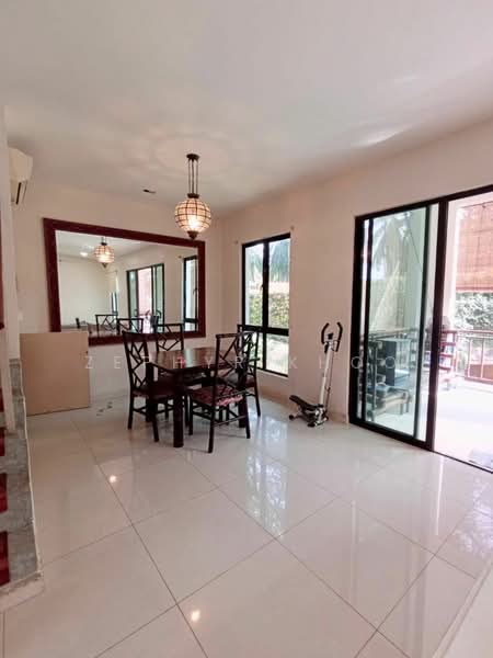 Rumah Berkembar untuk Dijual di Leisure Farm (Gelang Patah) - Zephyr Khoo - PropertyGuru.com.my