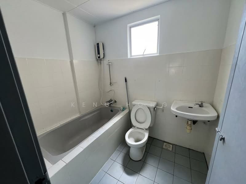 Condominium for Rent at Menara D'sara - Keng Hong - Bathroom - PropertyGuru.com.my