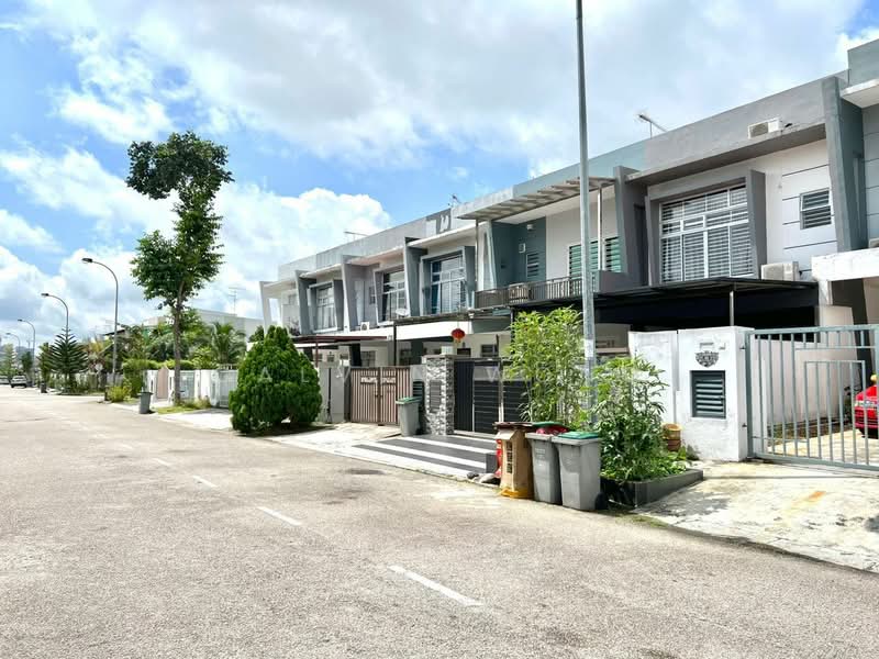 2-storey Terraced House for Sale in Bukit Indah (Iskandar Puteri (Nusajaya)) - Calvin Wong - Exterior - PropertyGuru.com.my