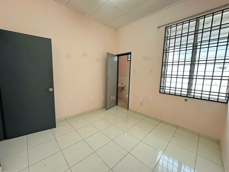 Rumah Teres 1.5 Tingkat untuk Dijual di Bandar Putra (Kulai) - Karen Lee - PropertyGuru.com.my