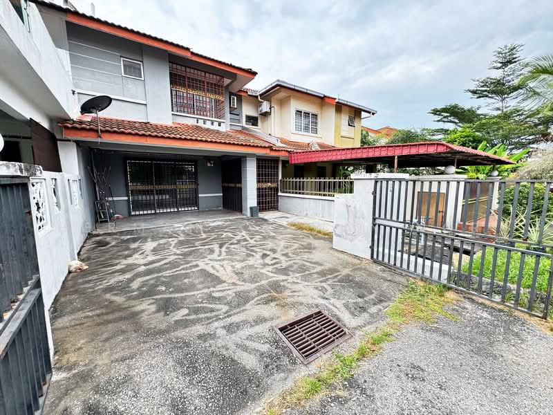 Rumah Teres 2 Tingkat untuk Dijual di Bandar Bukit Mahkota (Bangi) - Herman Sazwan Nor Rahim - Exterior - PropertyGuru.com.my